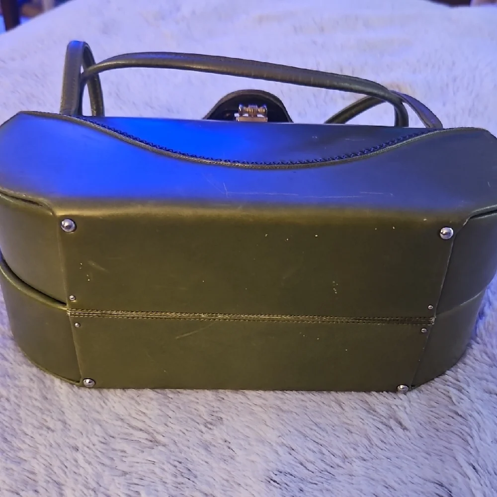 Vintage Olive Green Leather Bag - Picture 5 of 8